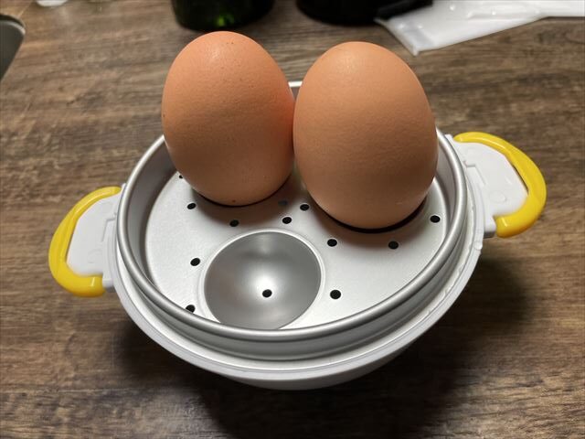 ゆで卵器卵を立てる